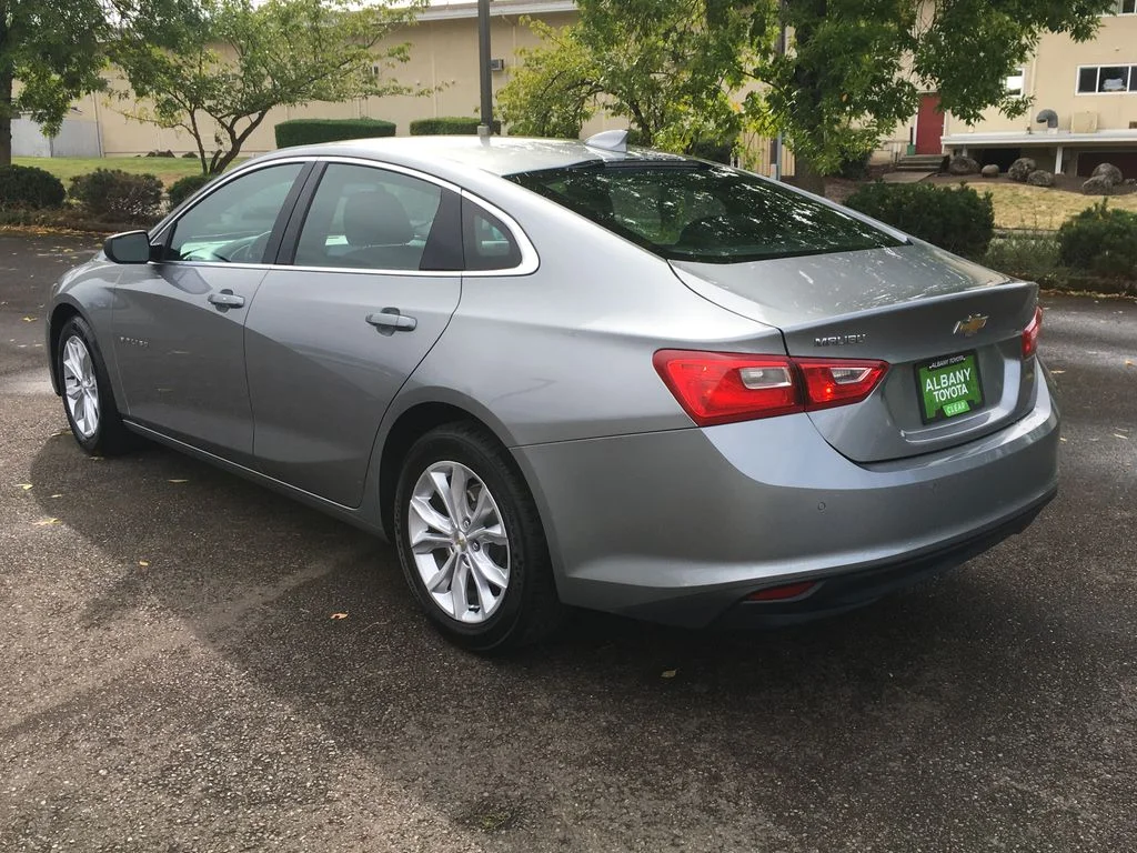 Used 2025 Gray Chevrolet LT image 4
