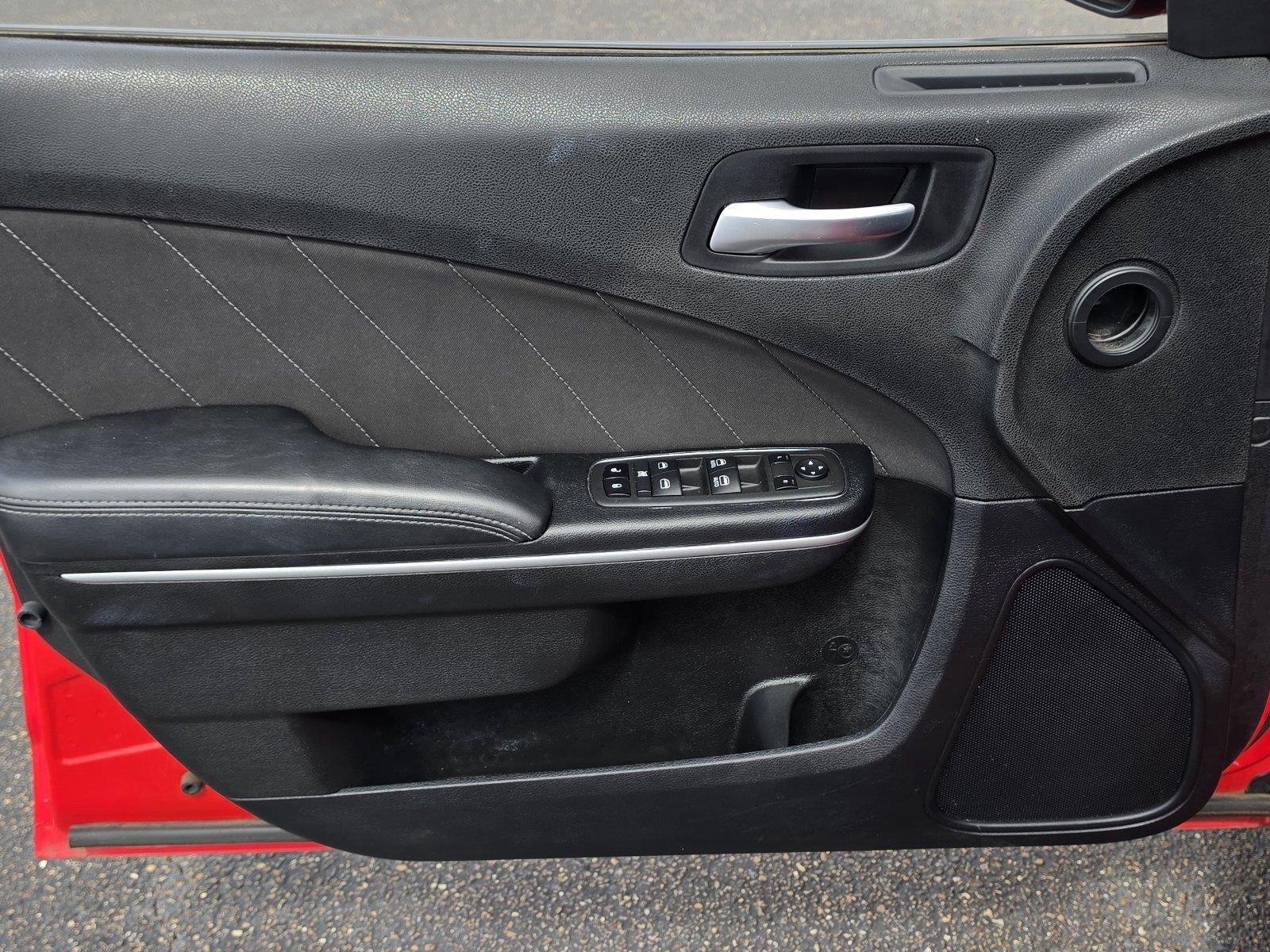 Used 2022 Torred Clearcoat Dodge SXT image 15