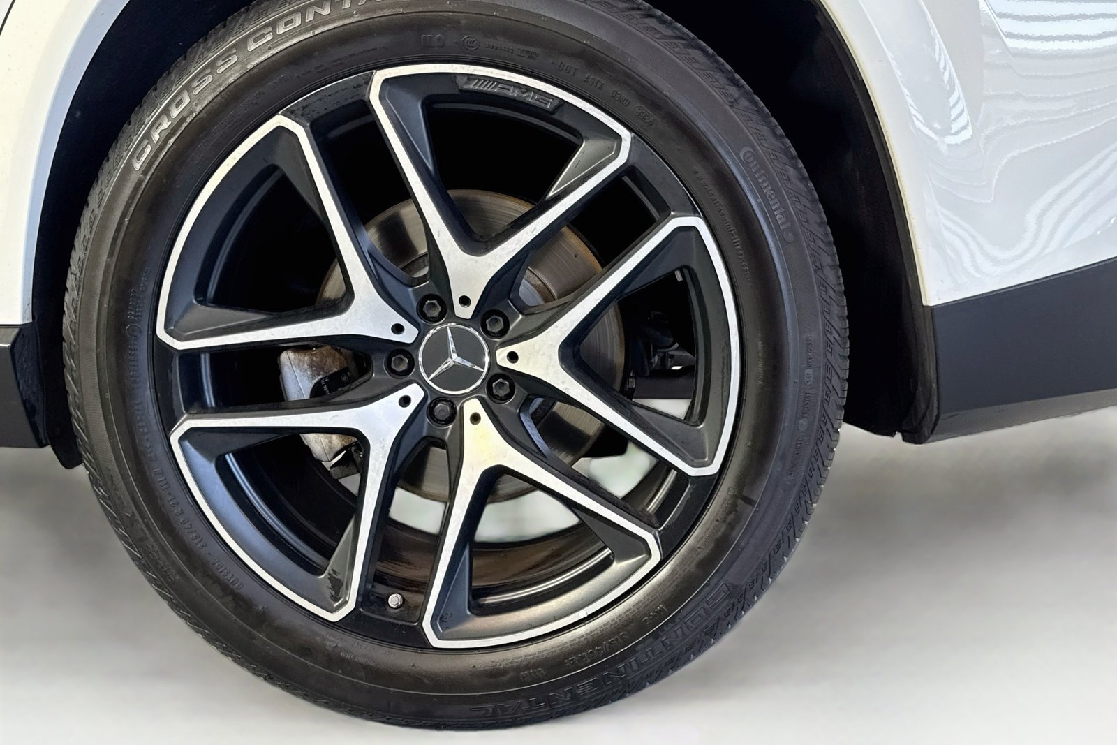 Used 2021 Polar White Mercedes-Benz AMG® GLE 53 image 30