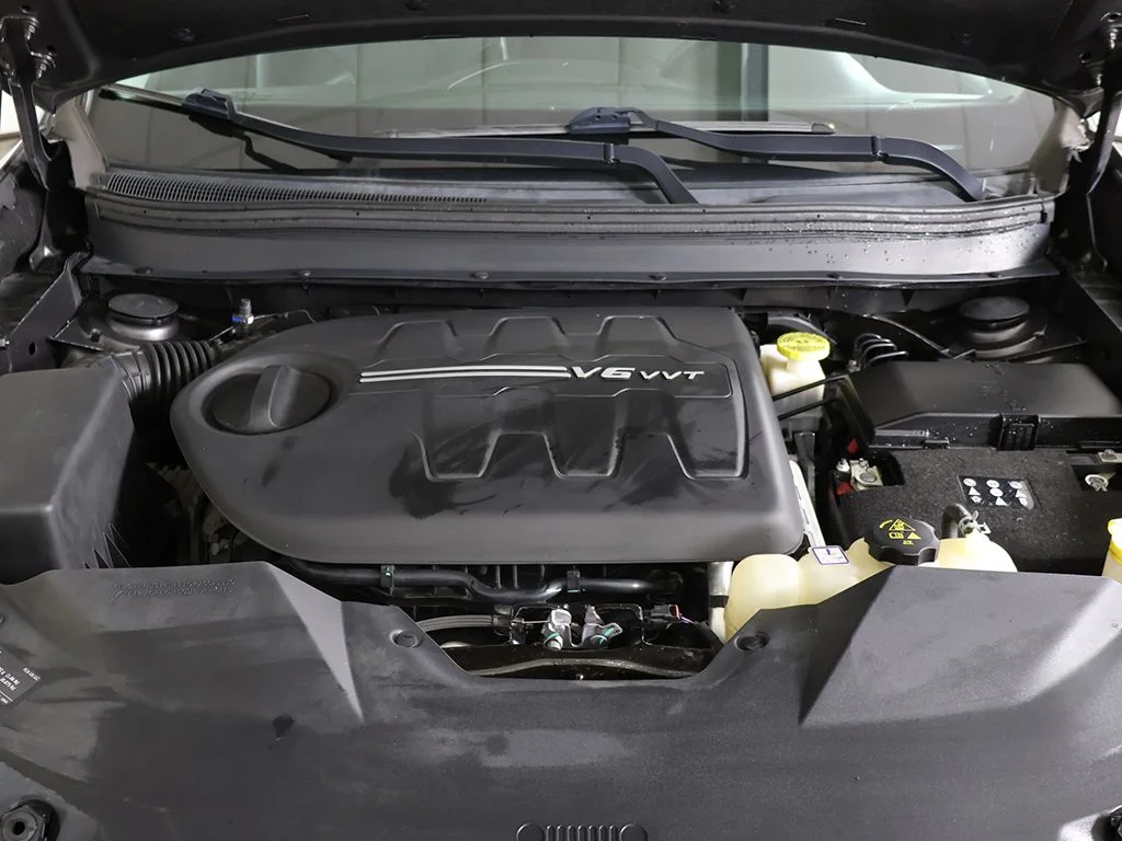 Used 2019 Gray Jeep Limited image 22