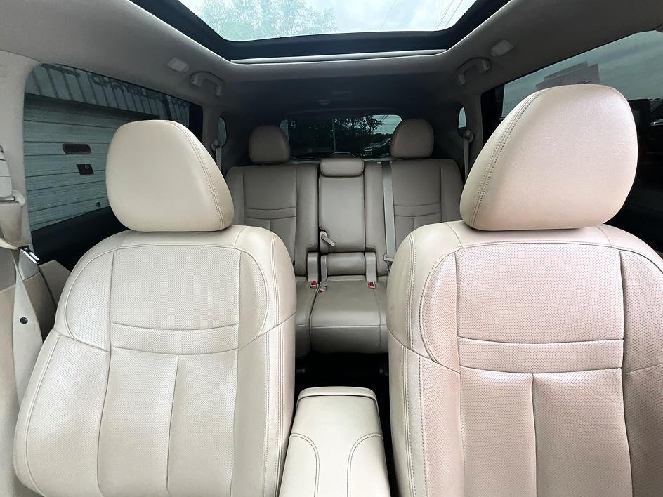 Used 2018 Green Nissan SL image 33