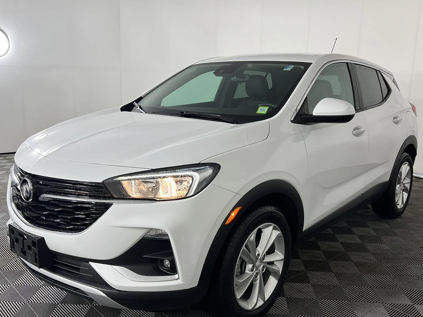 Used 2023 Summit White Buick Preferred image 4