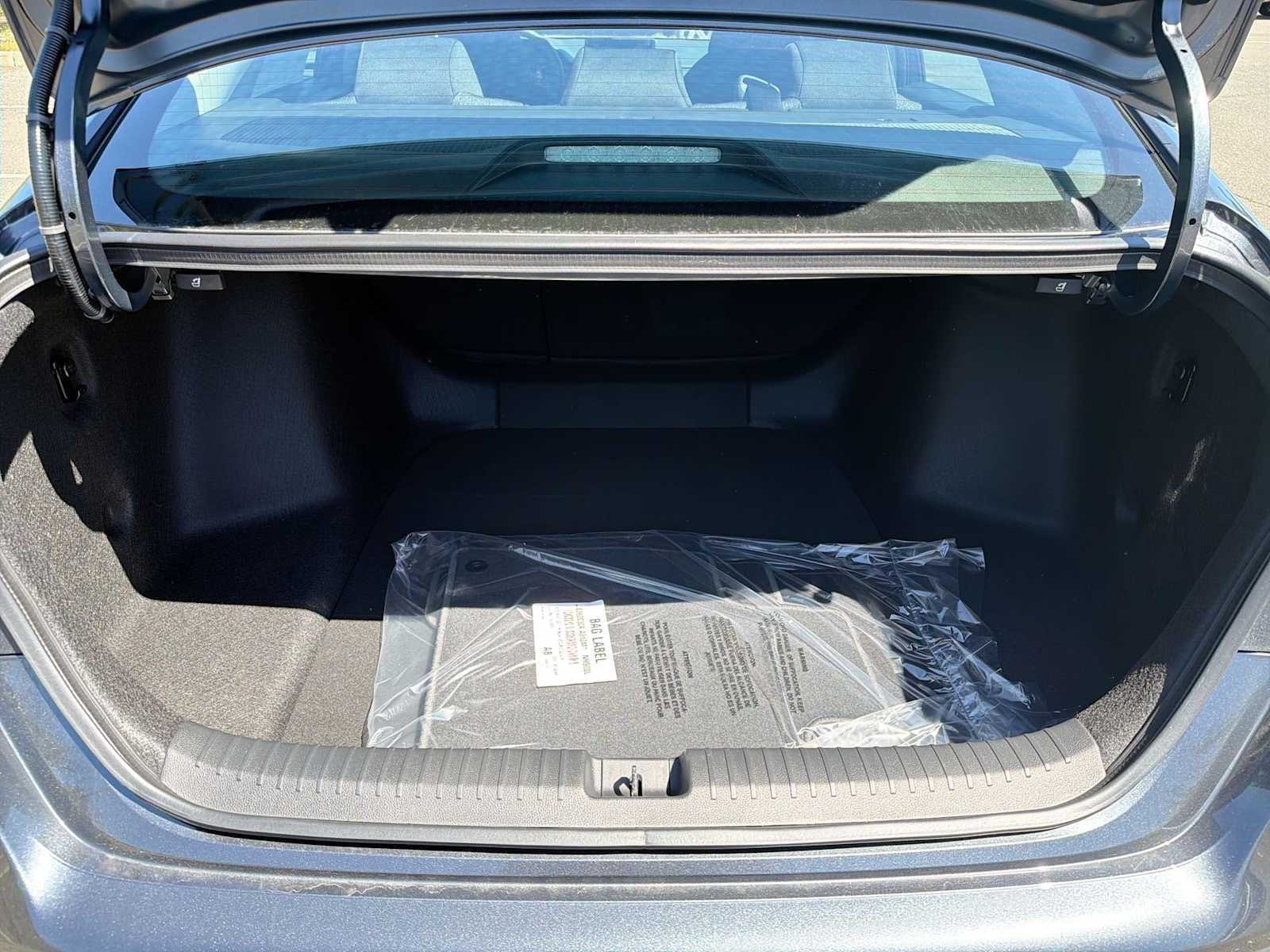 New 2026 Meteorite Gray Metallic Honda SE image 32