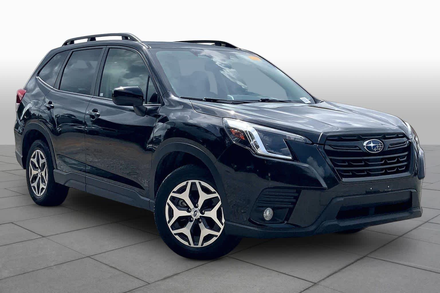 Used 2023 Crystal Black Silica Subaru Premium image 3