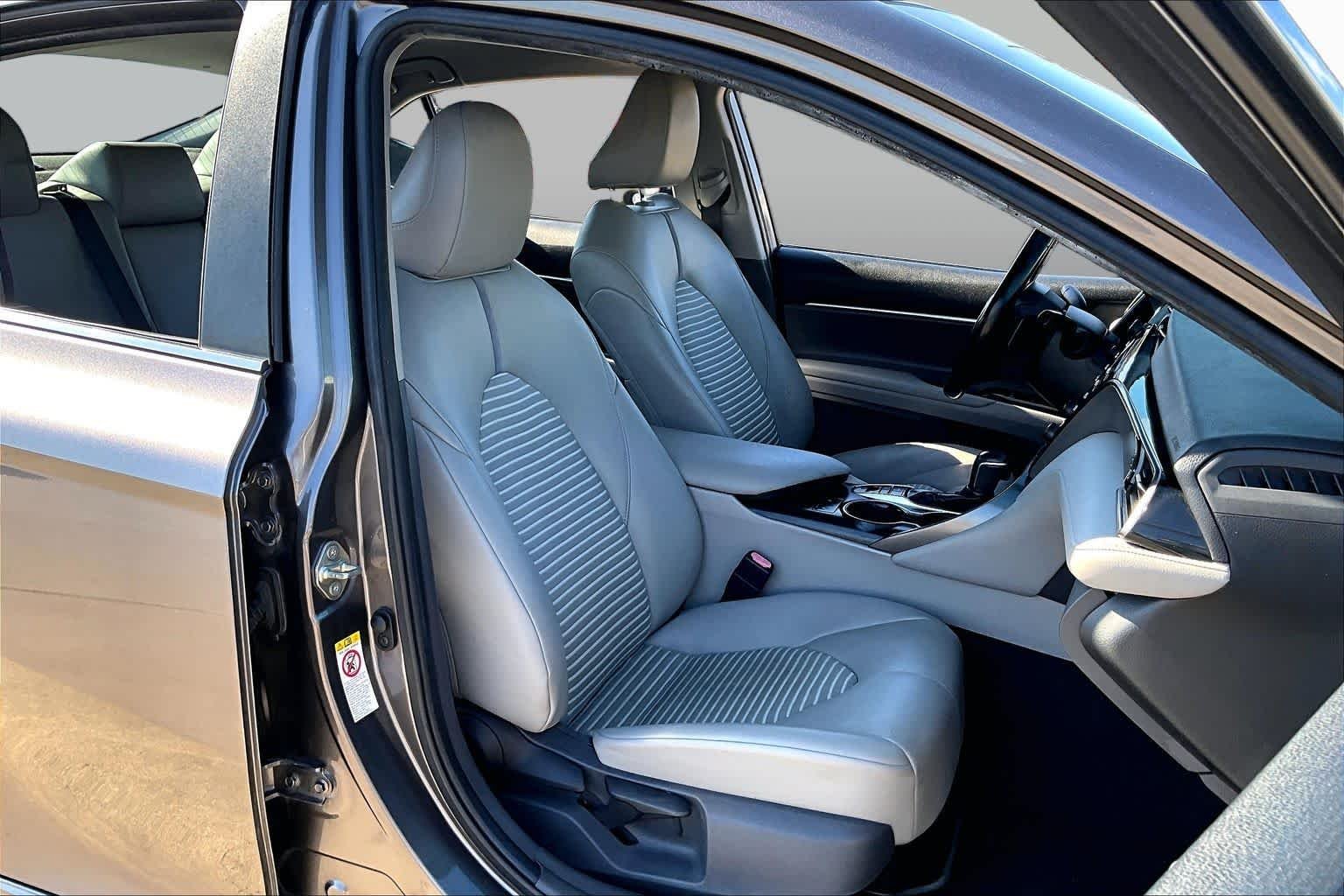 Used 2019 Predawn Gray Mica Toyota Hybrid SE image 9