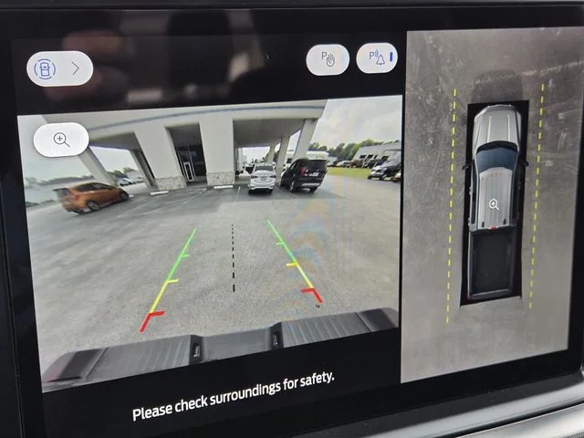 New 2026 Glacier Gray Metallic Tri-Coat Ford F-350® Platinum® image 17