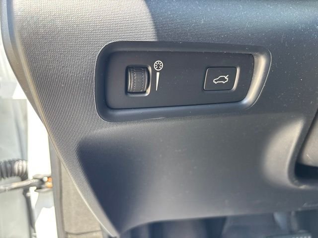 Used 2022 White Polestar Long Range Dual Motor image 15