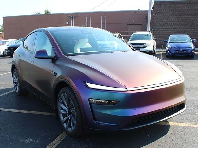 Used 2026  Tesla Premium image 4