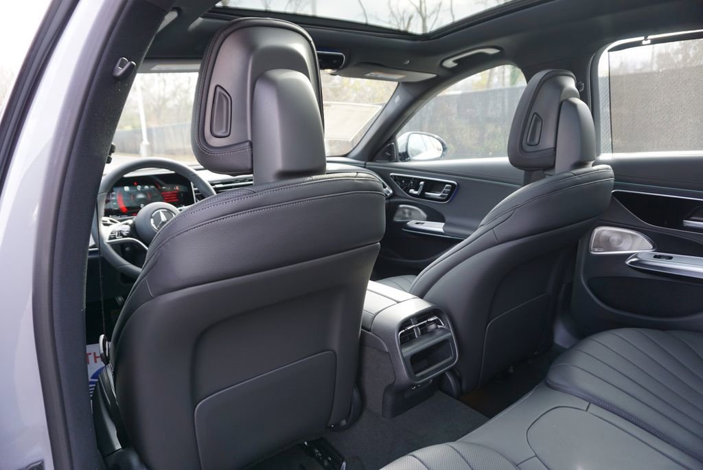 New 2026 MANUFAKTUR Alpine Grey Mercedes-Benz E 350 image 15