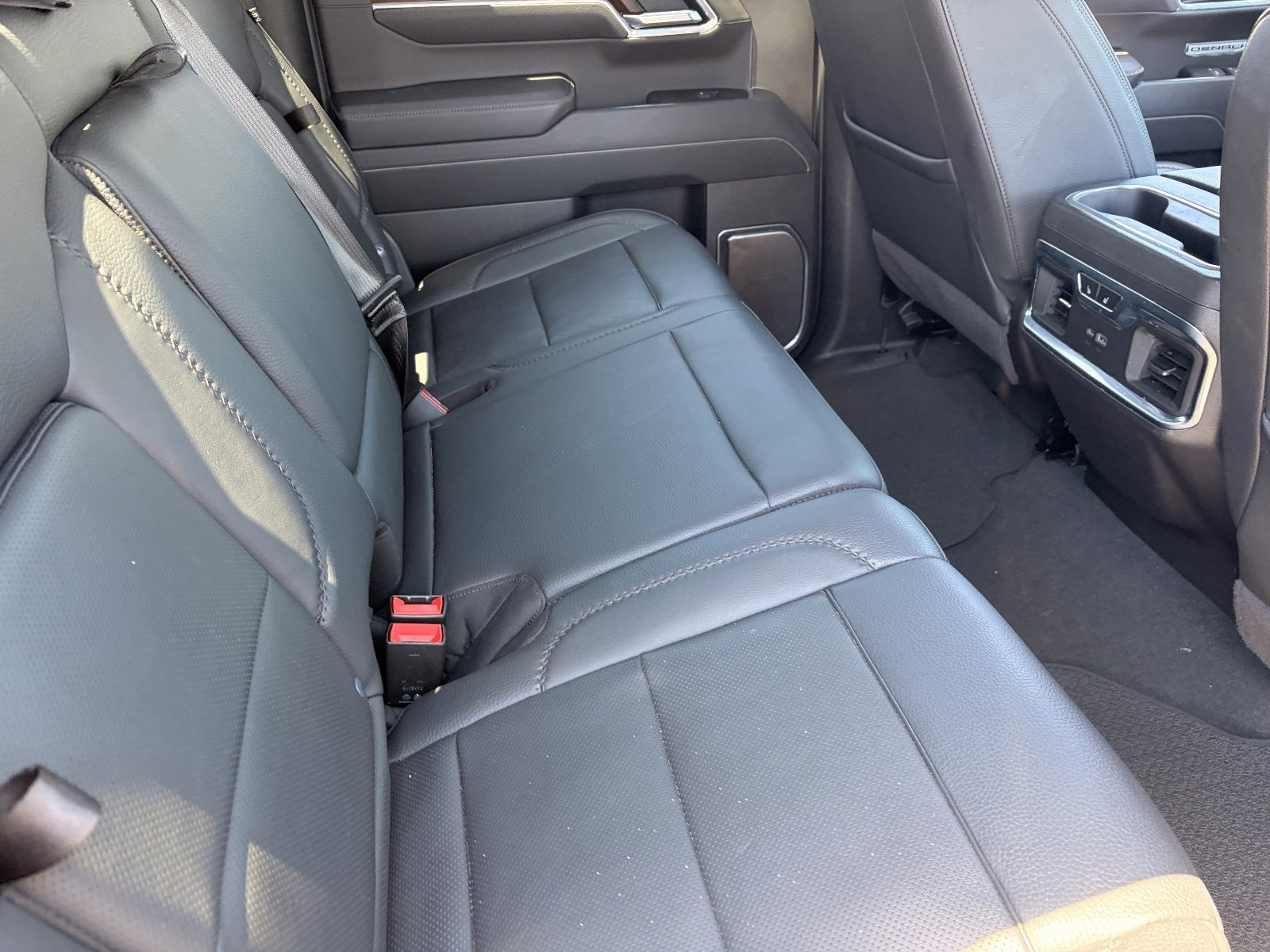 Used 2025 Sterling Metallic GMC Denali image 8