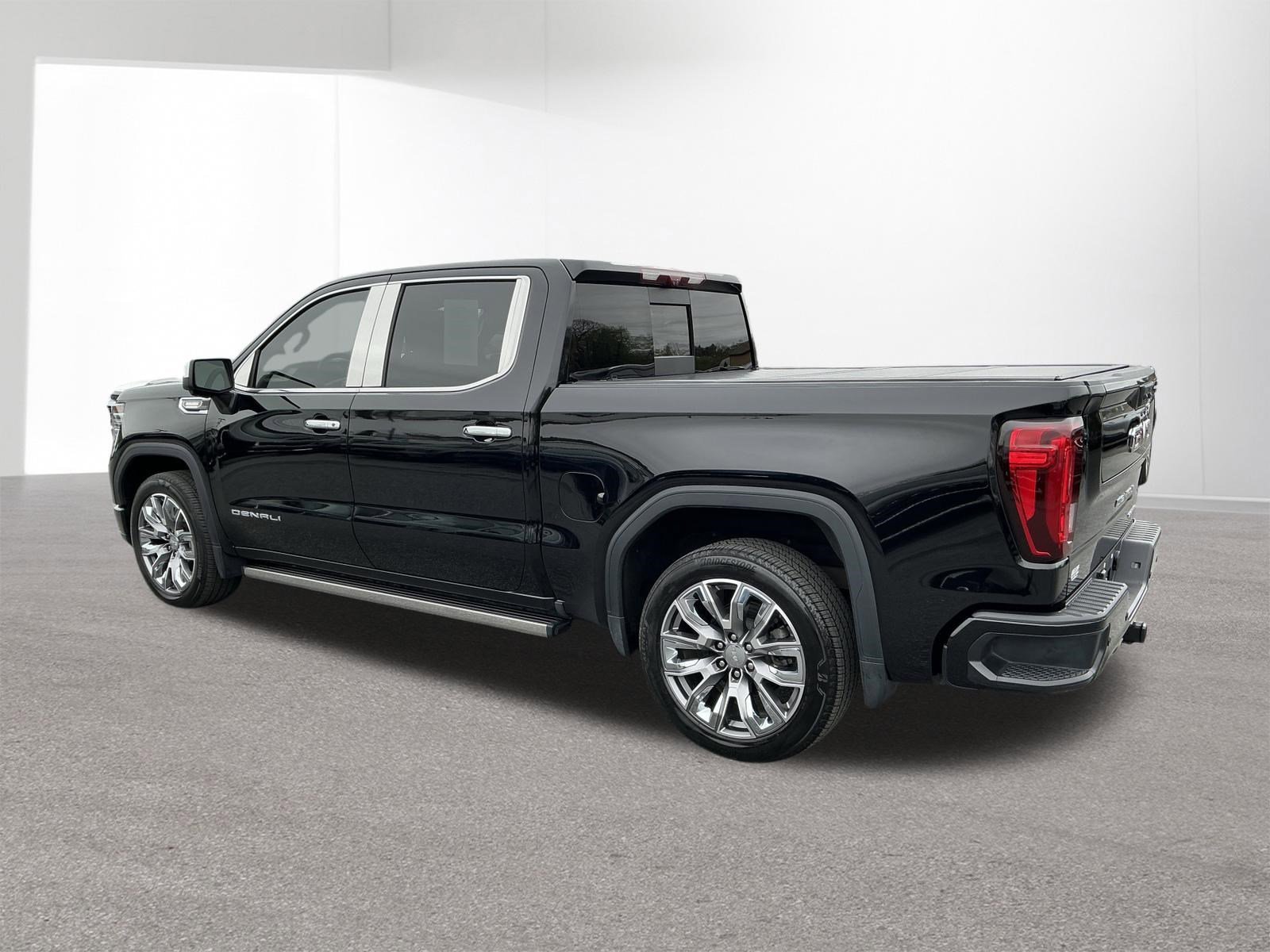 Used 2023 Onyx Black GMC Denali image 5