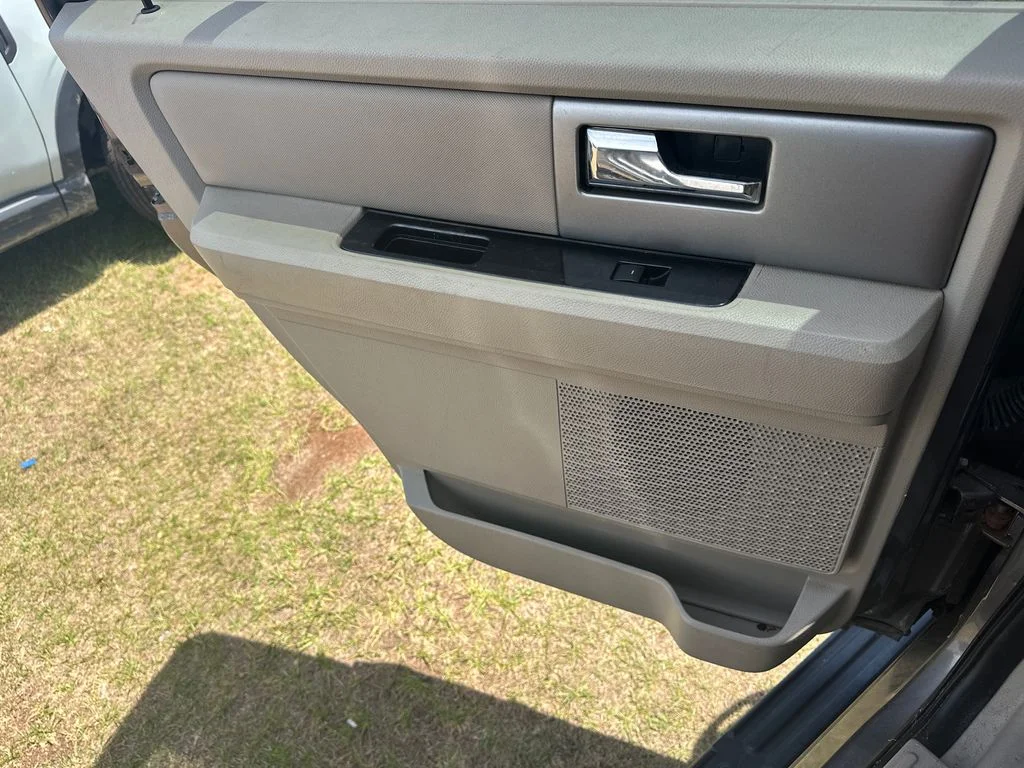 Used 2013 Gray Ford Limited image 23