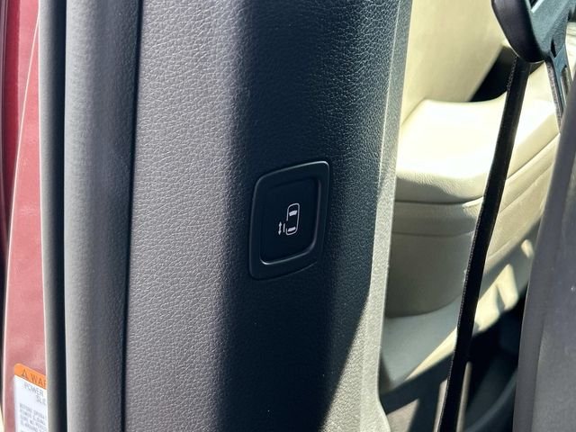 Used 2025 Red Kia LXS image 18