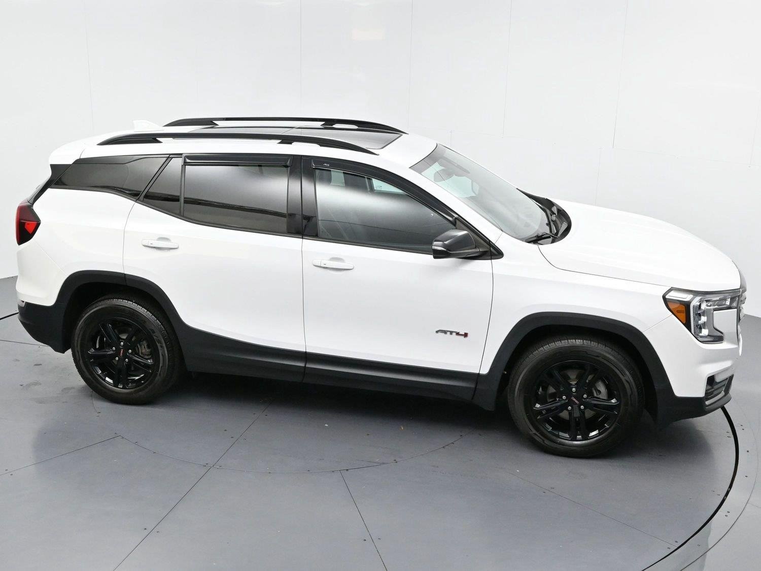 Used 2022 Summit White GMC AT4 image 45