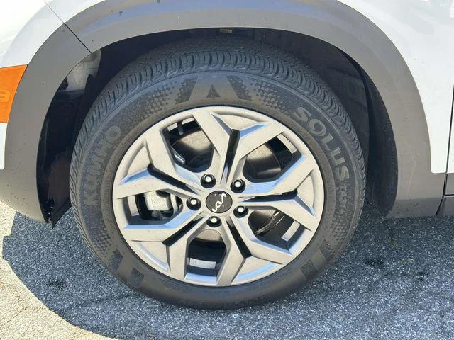 Used 2024 Clear White/Black Roof Kia S image 10