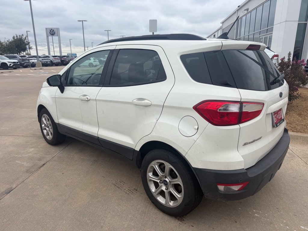 Used 2018 Diamond White Ford SE image 3