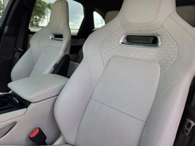 2025 Jaguar F-PACE R-Dynamic S - Photo 14