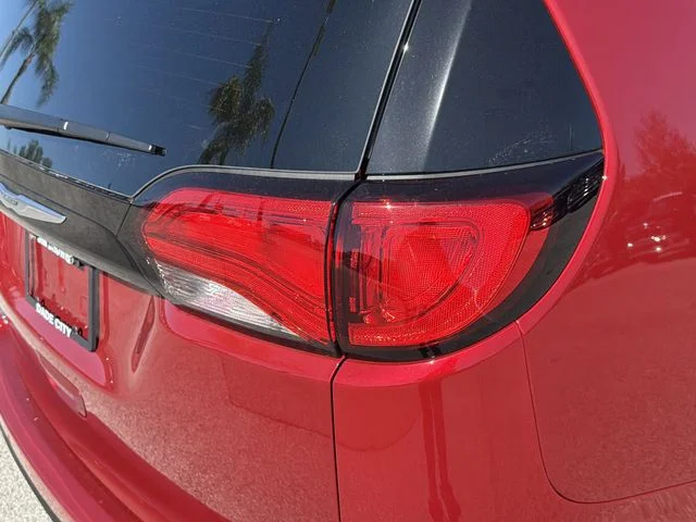 New 2026 Red Hot Pearl-Coat Exterior Paint Chrysler LX image 9