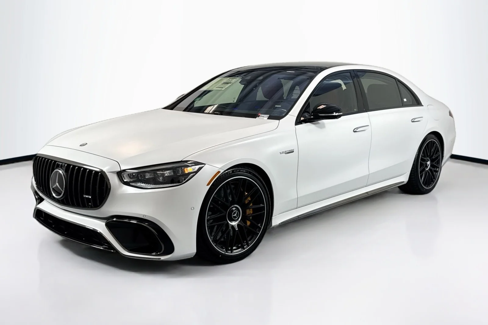 2026 Mercedes-Benz S-Class AMG S 63 E-Performance's photo
