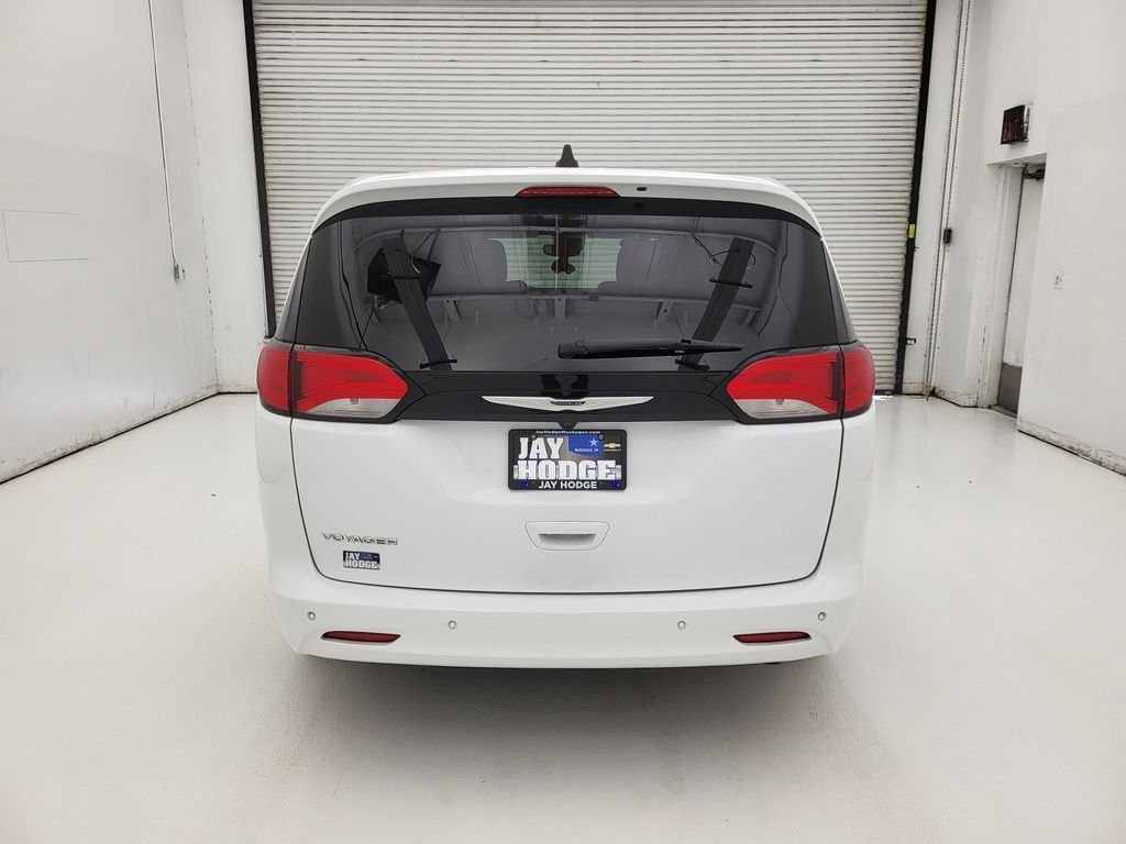 Used 2024 White Chrysler LX image 16