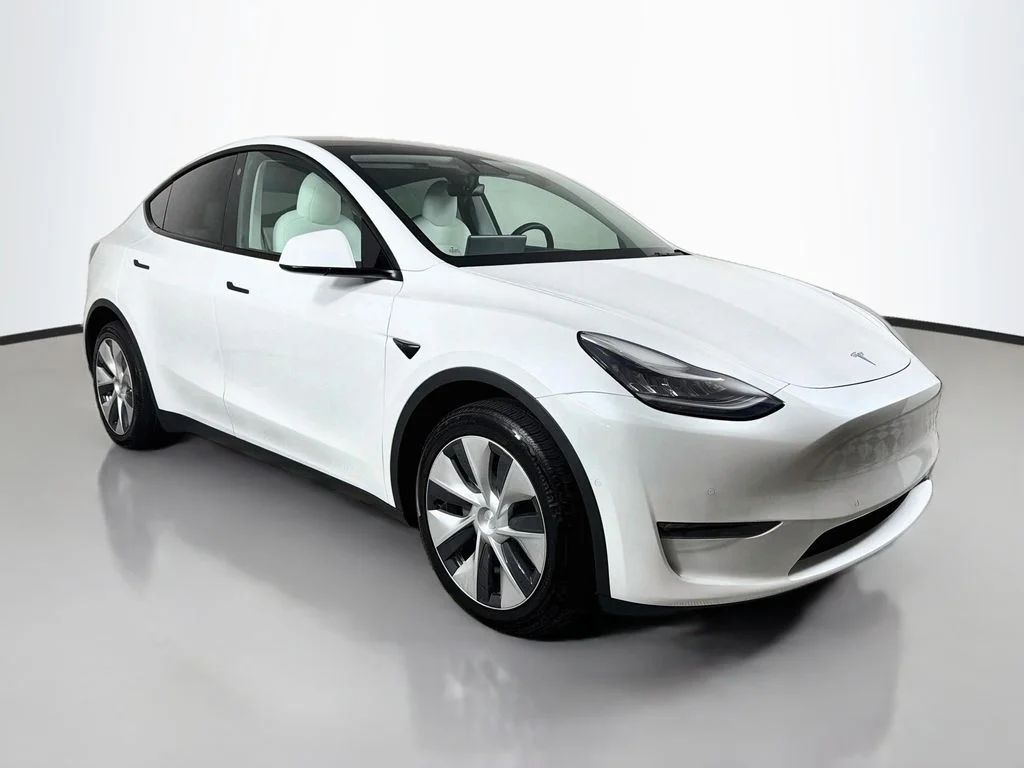 Used 2021 White Tesla Long Range image 3