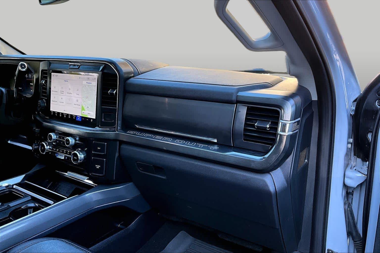 Used 2025 Glacier Gray Metallic Tri-Coat Ford LARIAT image 19