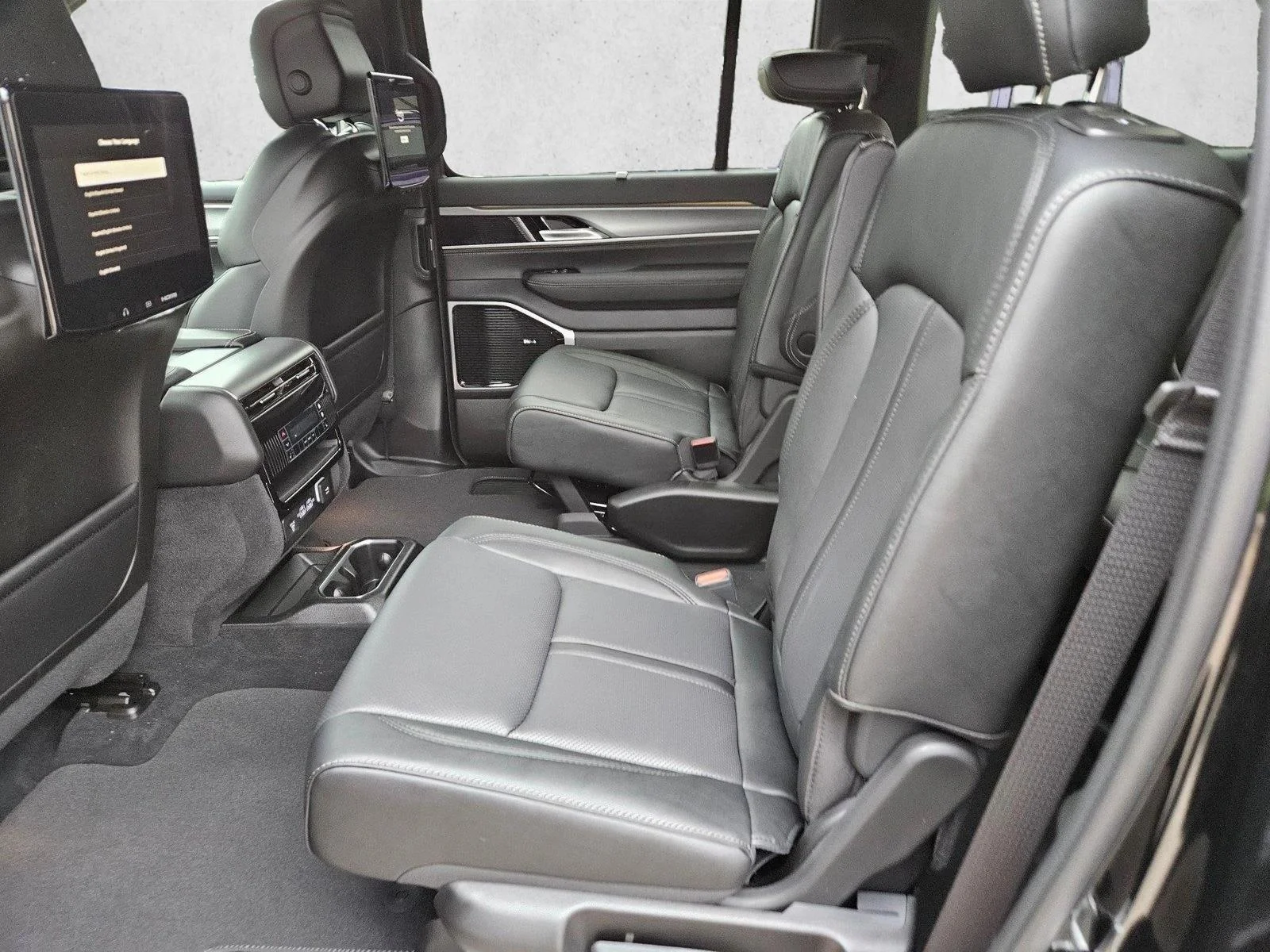 New 2026 High Gloss Black Jeep Limited Reserve image 12