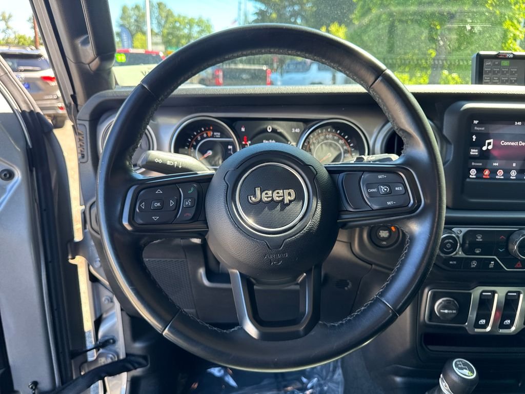 Certified Used 2020 Billet Silver Metallic Clearcoat Jeep Sport S image 19