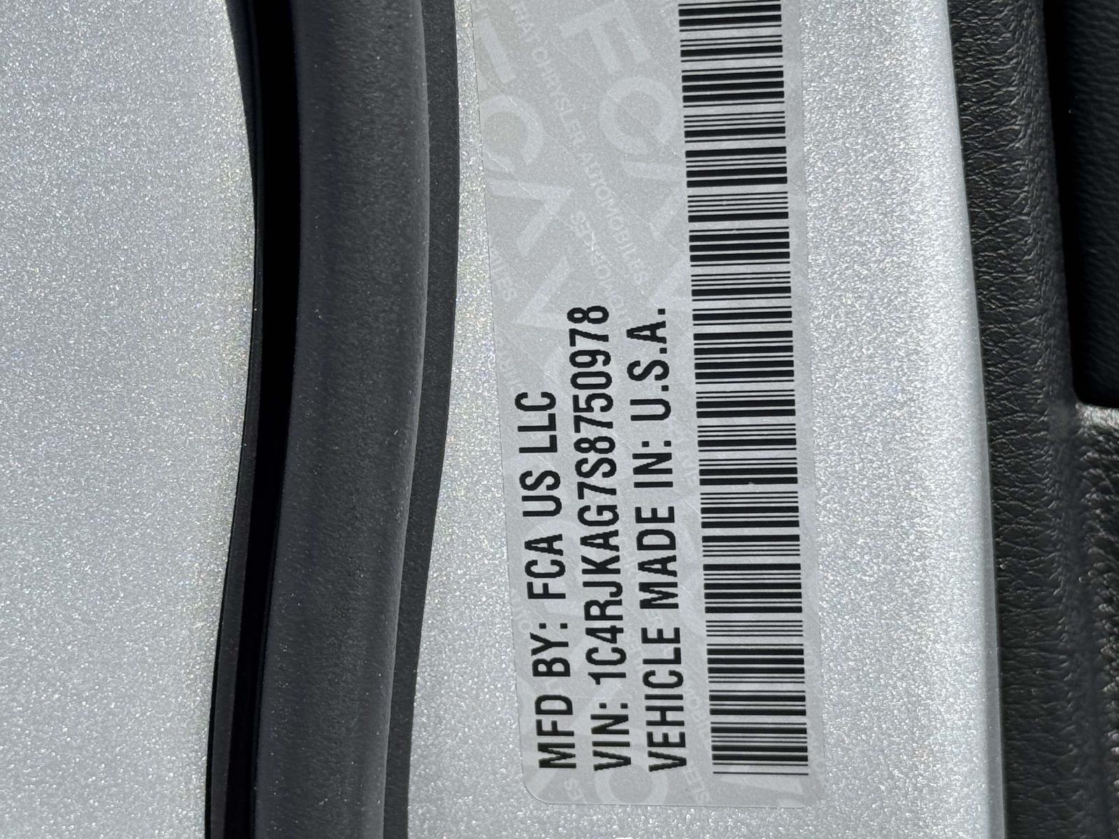 New 2025 Silver Zynith Exterior Paint Jeep Altitude X image 26