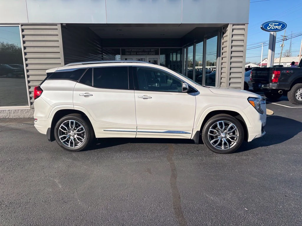 Used 2023 White GMC Denali image 5