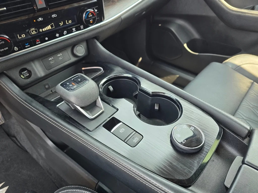 Used 2024 Boulder Gray Pearl Nissan Platinum image 19
