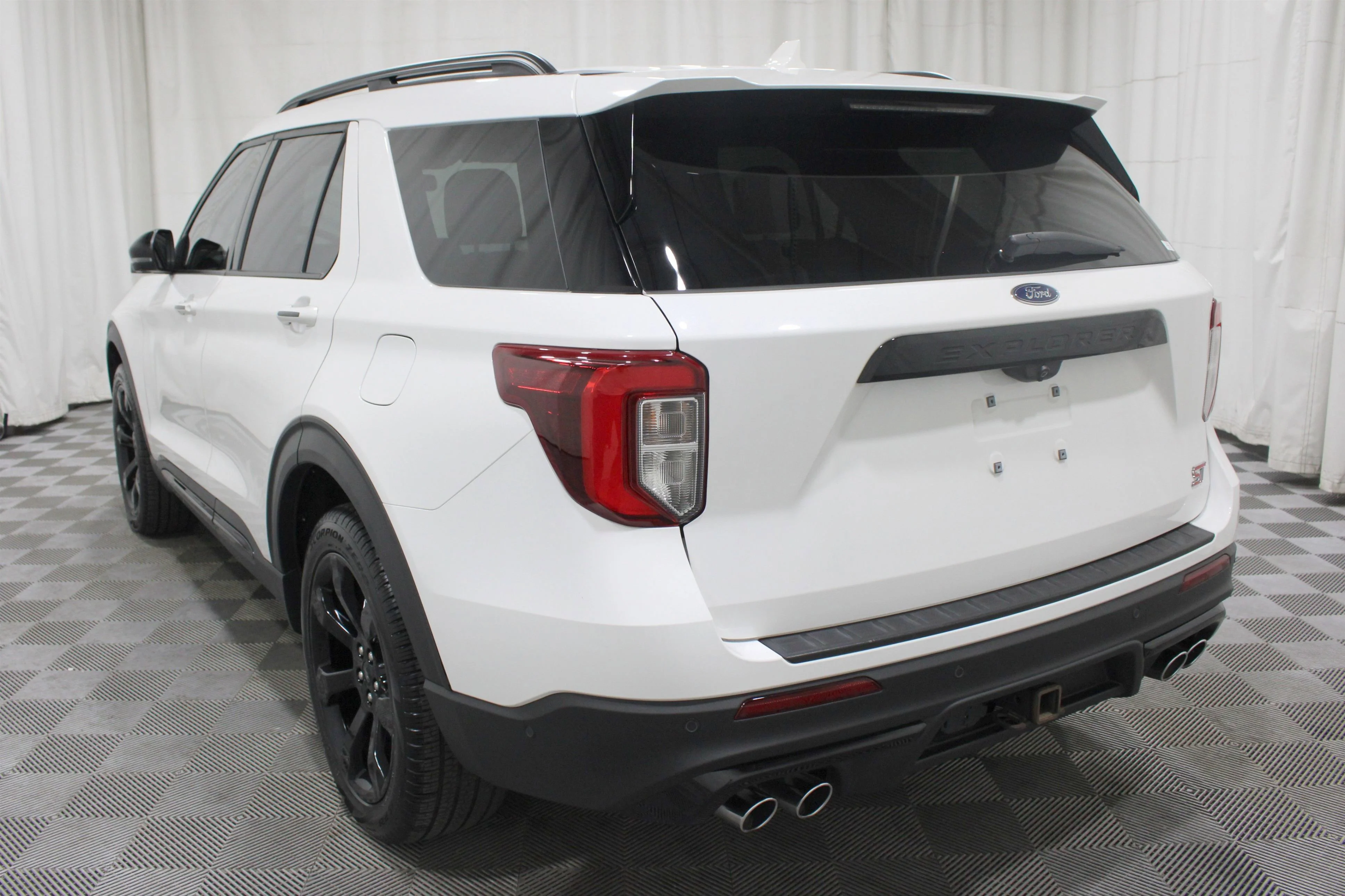 2022 Ford Explorer ST - Photo 34