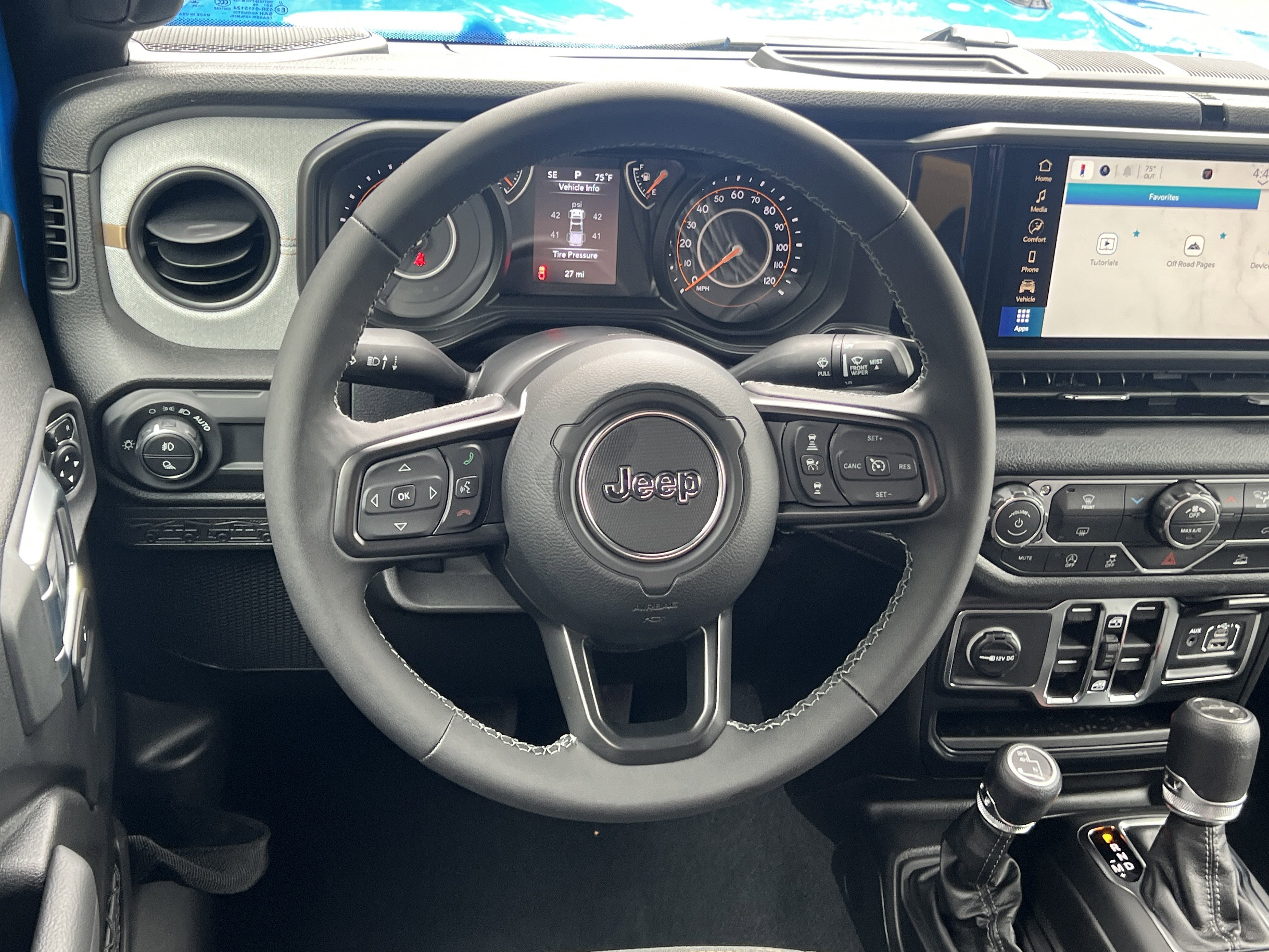 New 2026 Hydro Blue Pearl-Coat Exterior Paint Jeep Sport S image 19