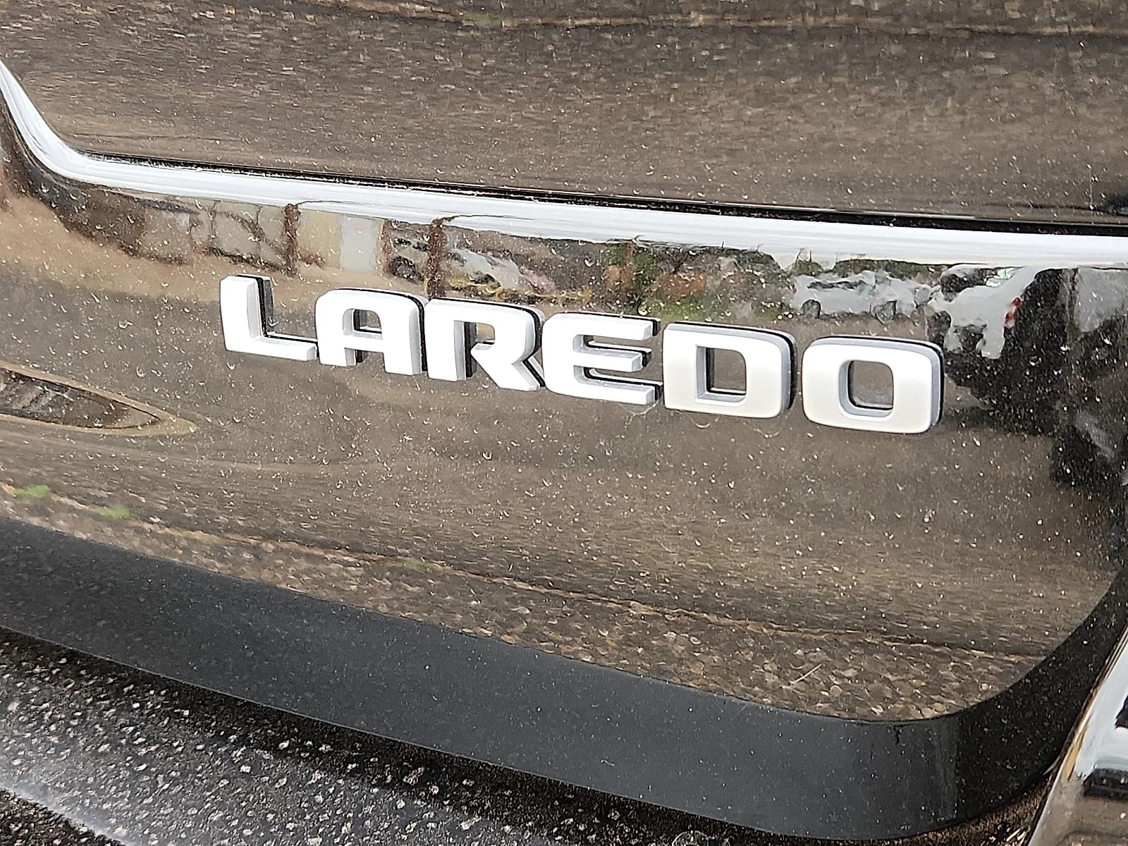 New 2025 PXJ Diamond Bla Jeep L LAREDO X 4X2 image 9