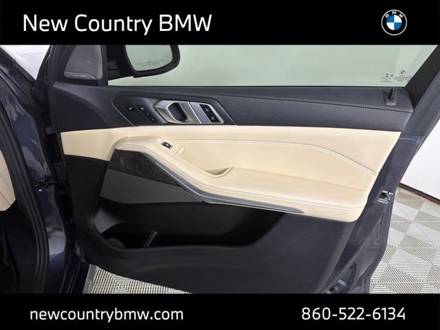 Used 2021 Arctic Grey Metallic BMW xDrive40i image 18