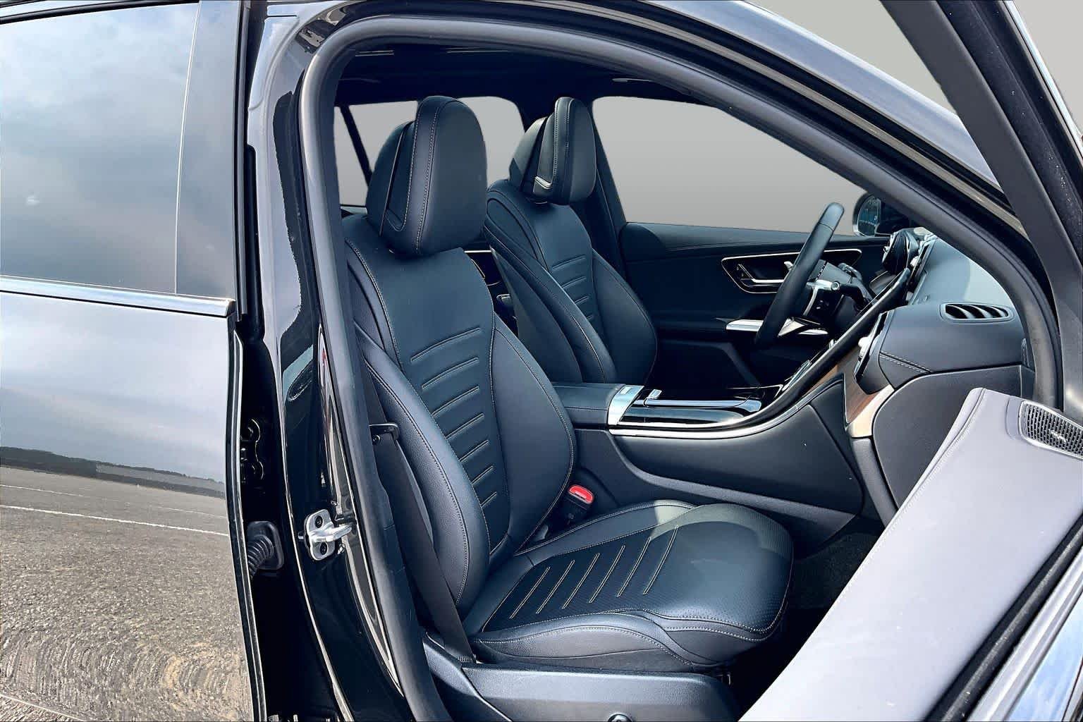 Used 2025 Graphite Grey Metallic Mercedes-Benz GLC 300 image 9