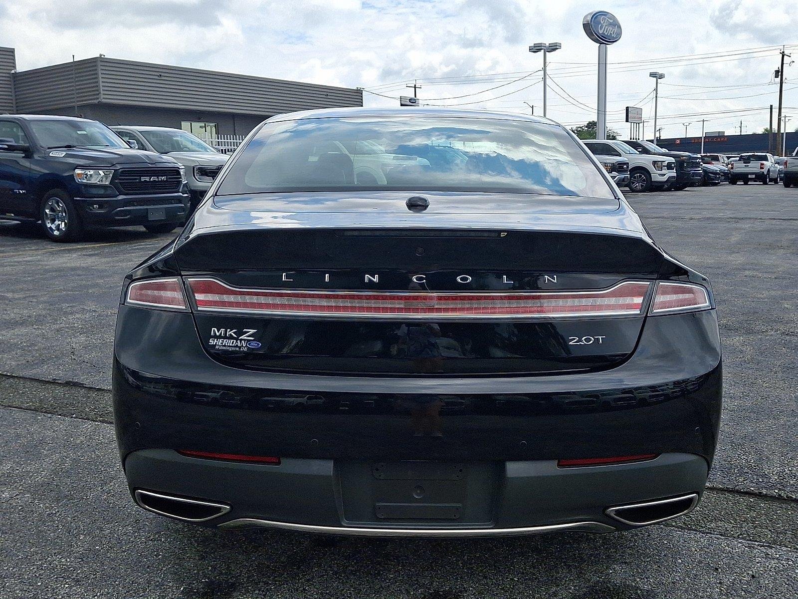 Used 2020 Infinite Black Metallic Lincoln Standard image 5