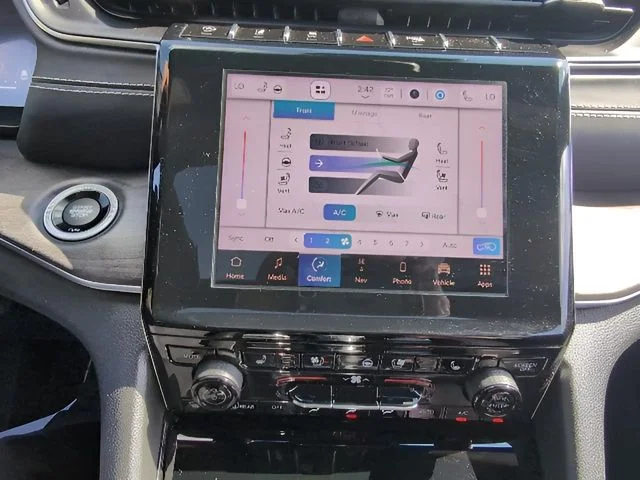 2022 Jeep Grand Cherokee Overland - Photo 28