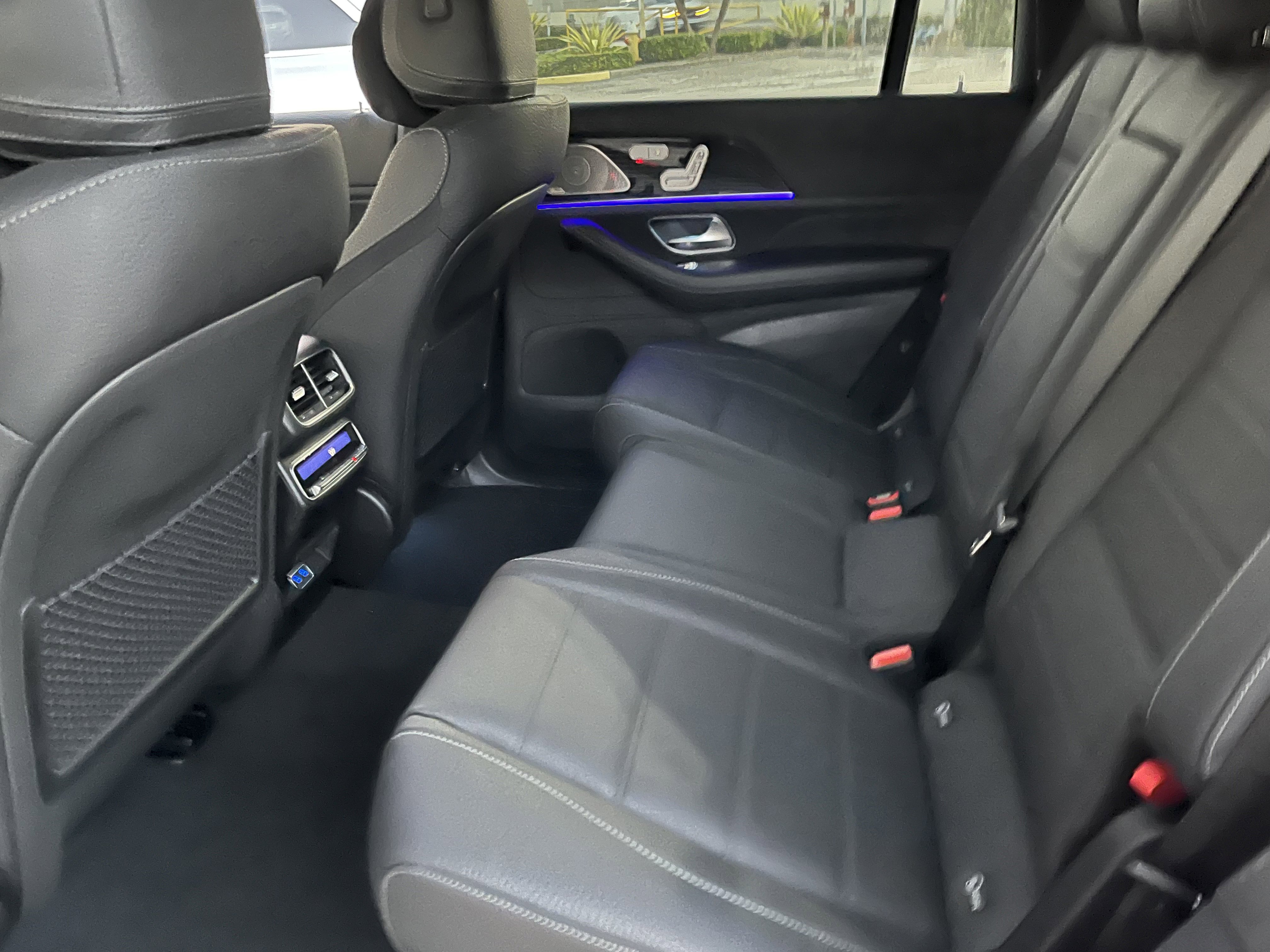 New 2026 MANUFAKTUR Moonlight White Magno Mercedes-Benz GLS 580 image 17