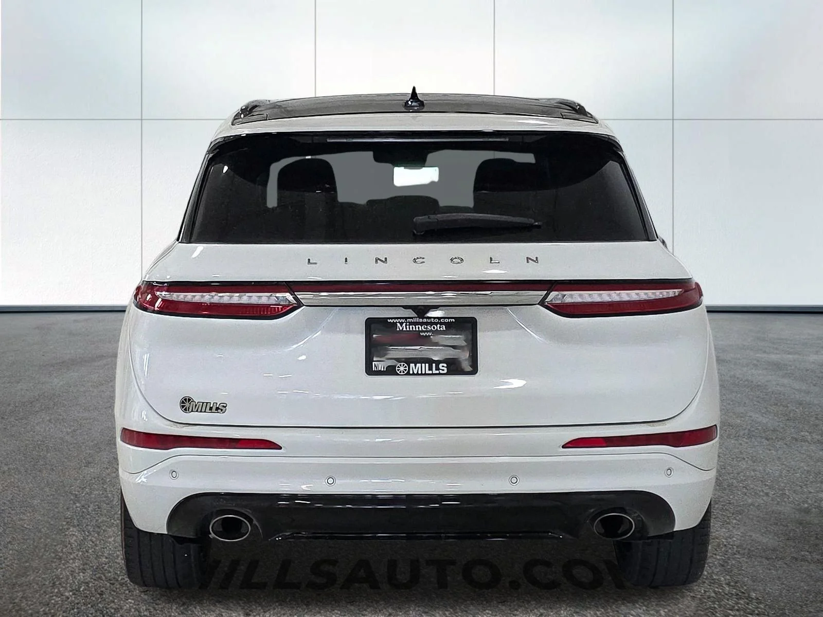 Used 2024 White Lincoln Reserve image 6