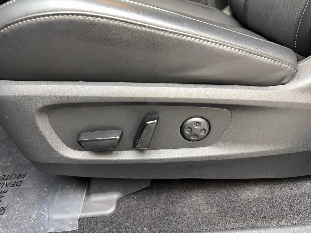 Used 2026 Gray INFINITI LUXE image 32
