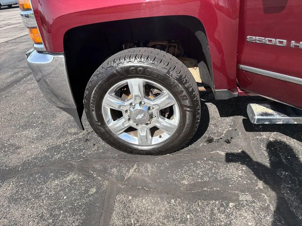 Used 2017 BUTTE RED METALLIC Chevrolet LTZ image 28