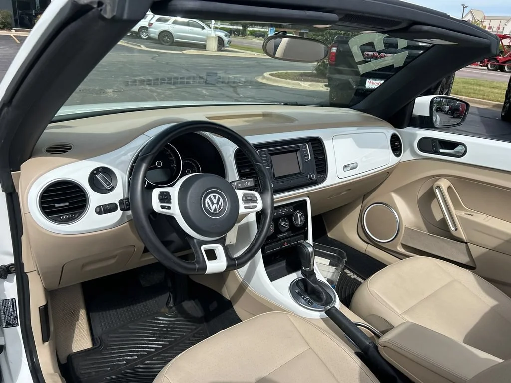 2019 Volkswagen Beetle S - Photo 18