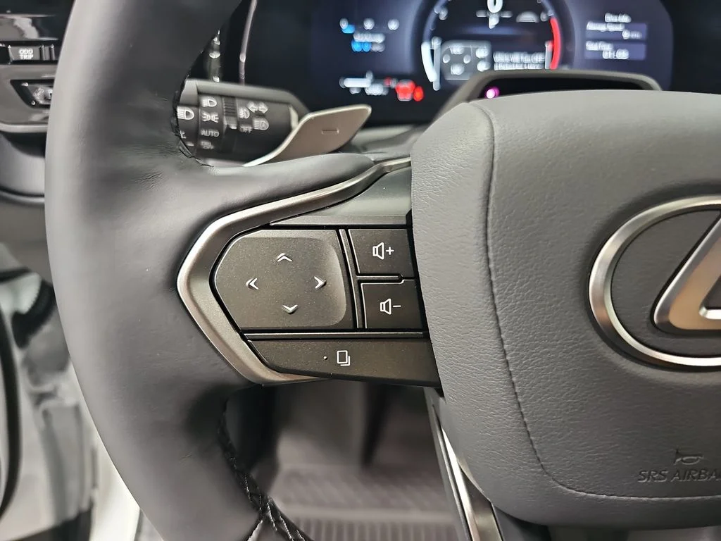 New 2026 Wind Chill Pearl Lexus LUXURY AWD image 16