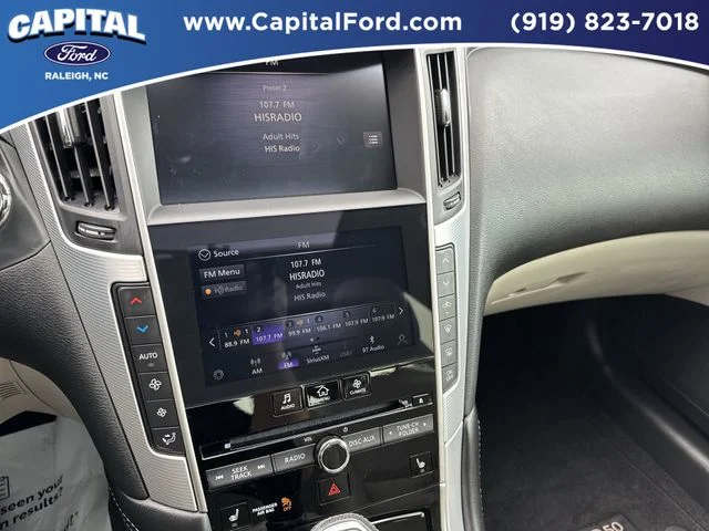 Used 2023 White INFINITI LUXE image 27