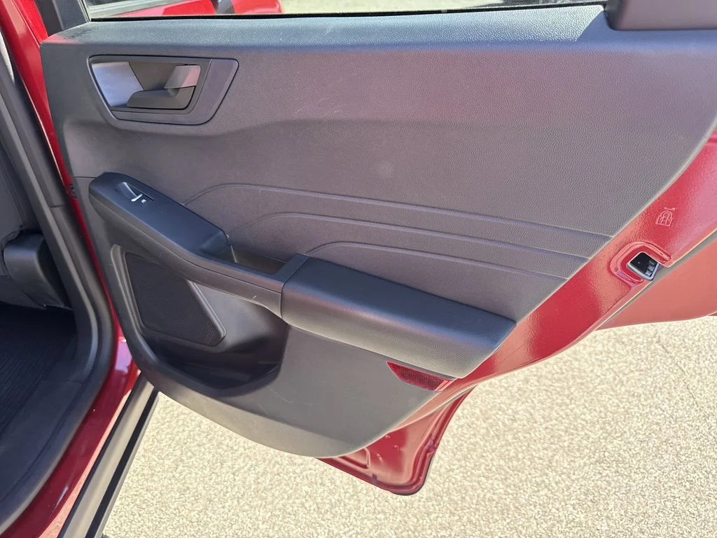 Used 2022 Rapid Red Metallic Tinted Clearcoat Ford SE image 32