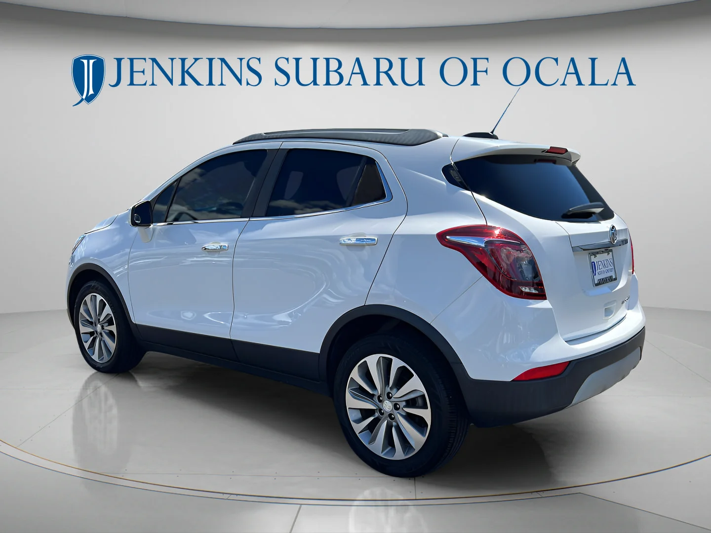 Used 2020 Summit White Buick Preferred image 5