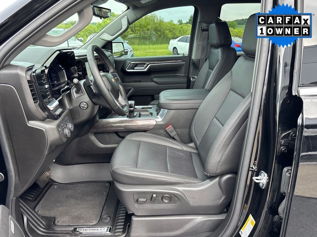 Used 2025 Black Chevrolet LTZ image 26
