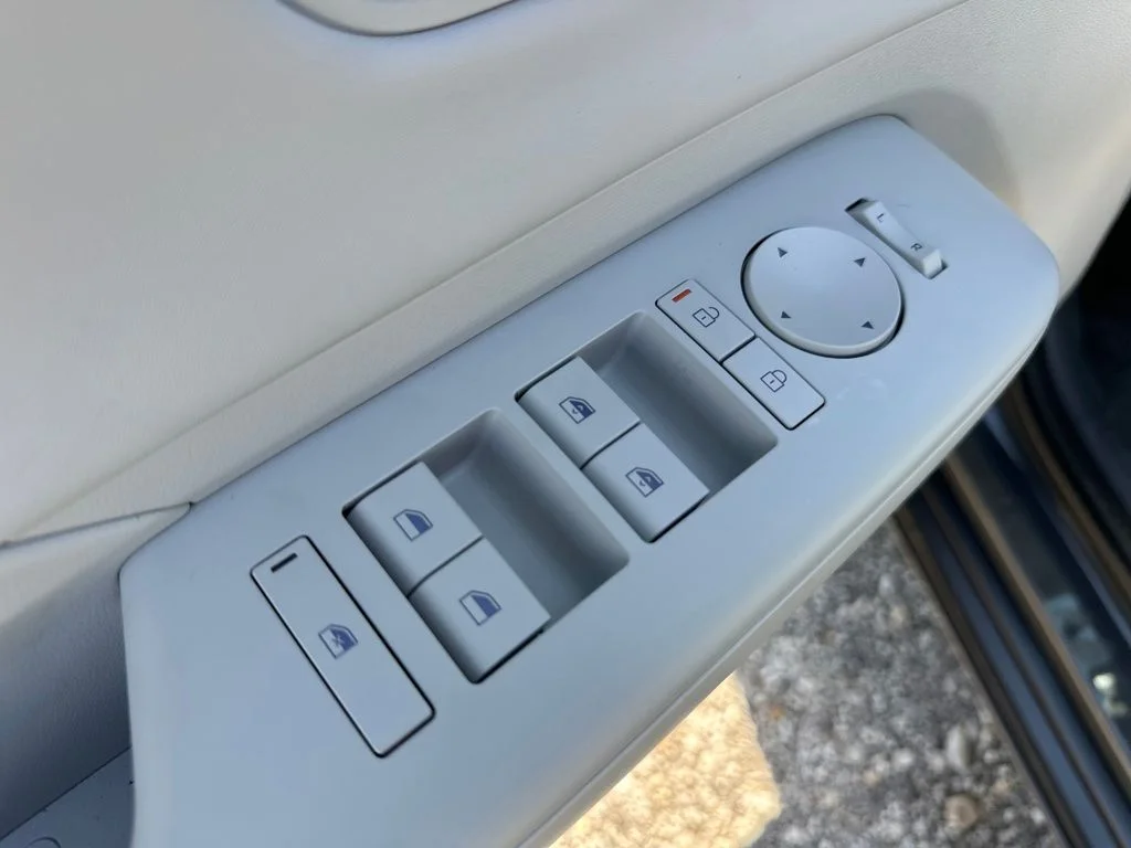 Used 2026 Ecotronic Gray Pearl Hyundai SEL Premium image 9