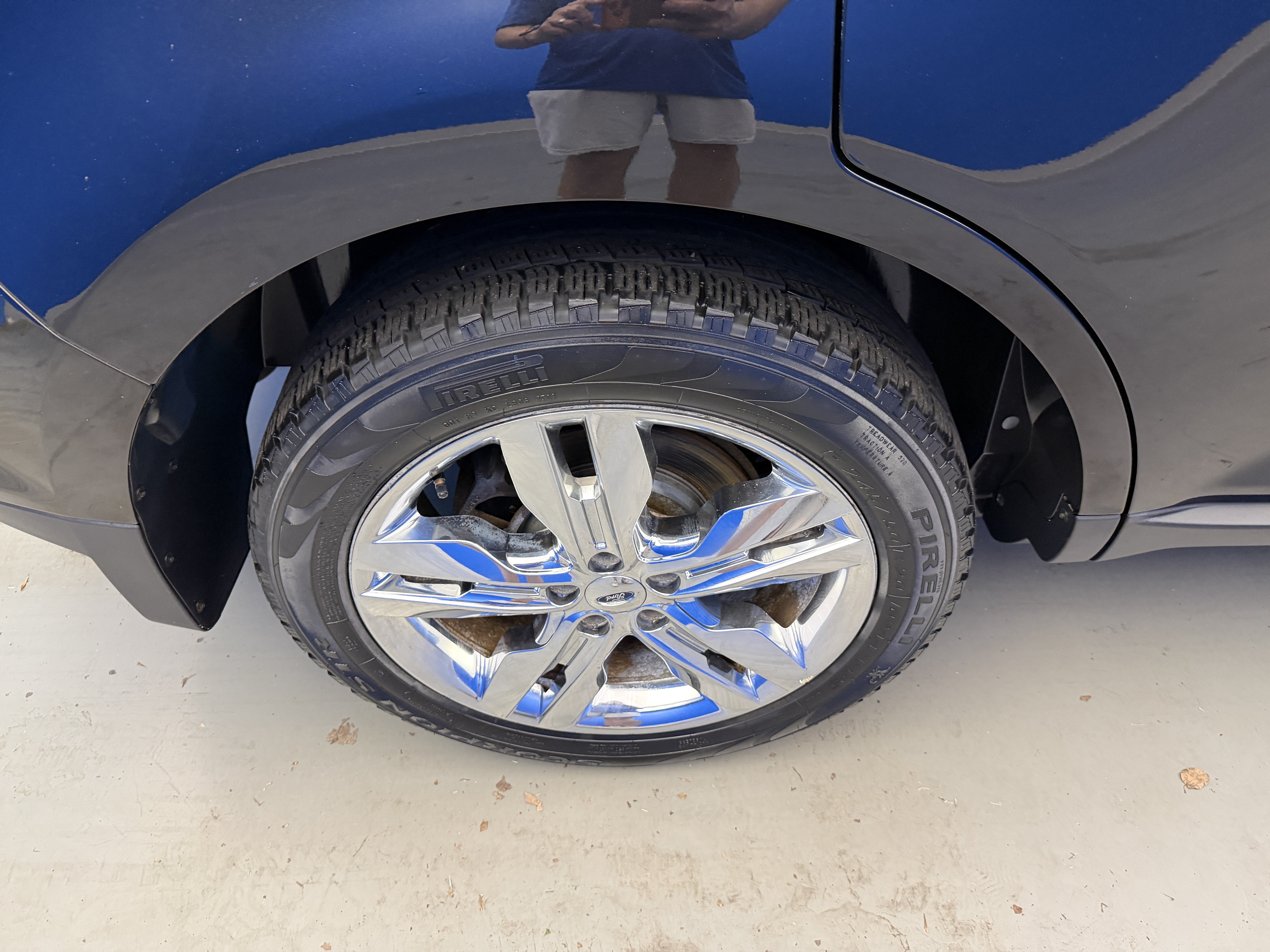Used 2013 Tuxedo Black Metallic Ford Limited image 8
